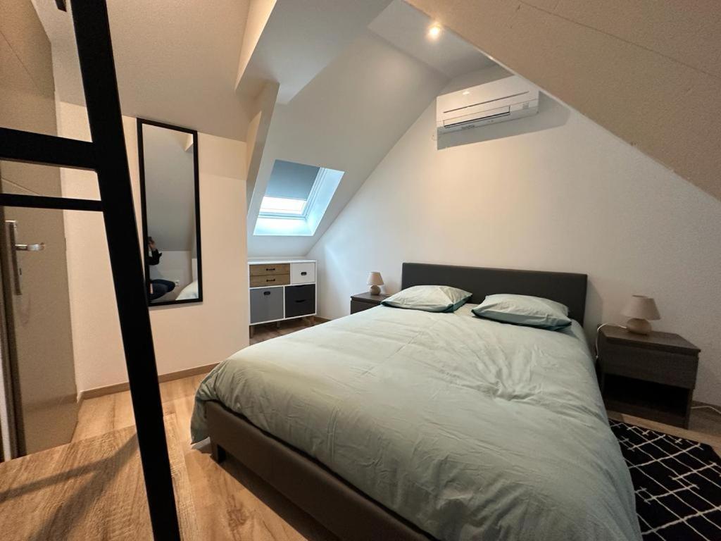 Spacious Flat Close To The Railway Station Troyes Room photo